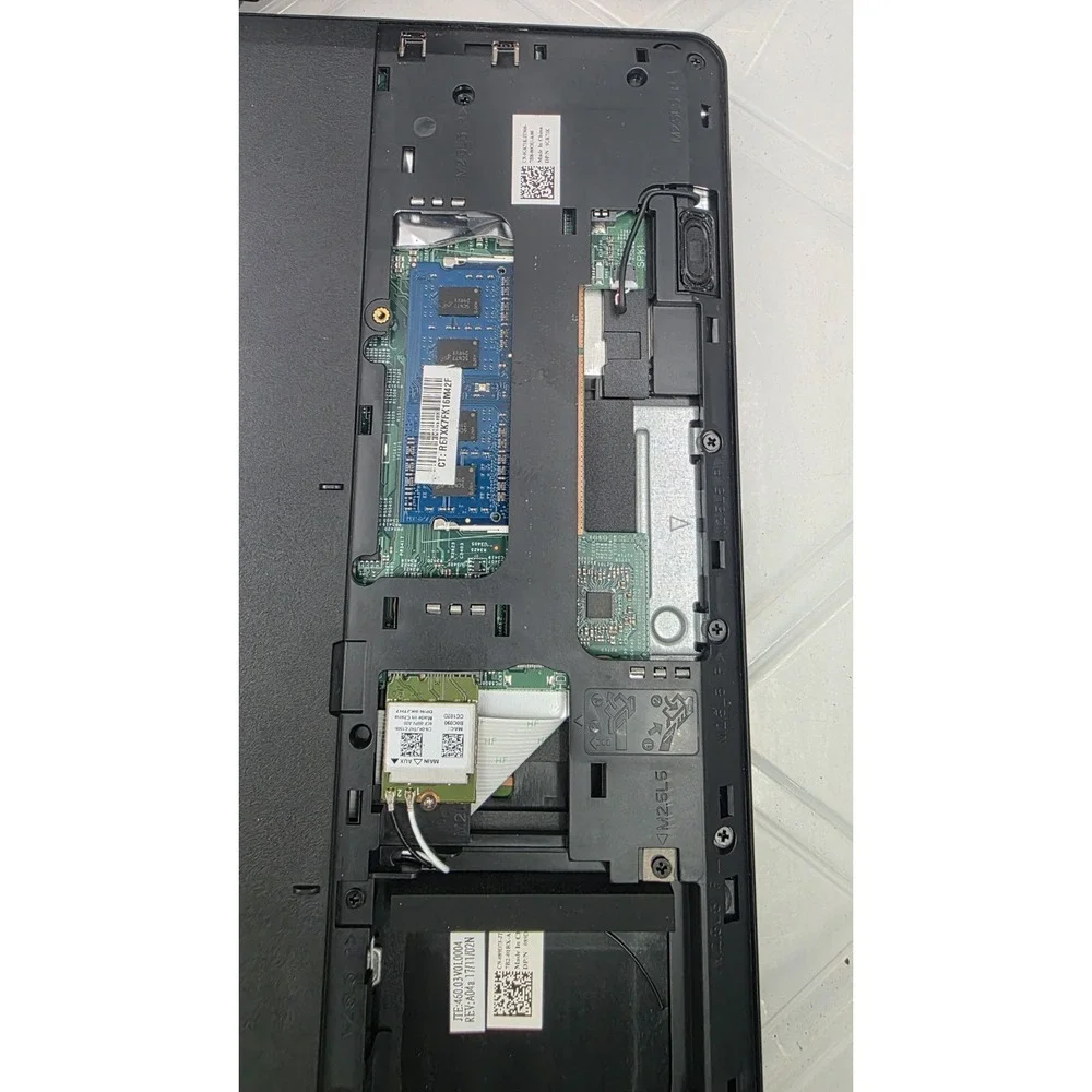 Dell Inspiron 14 5100 Laptop  32gb SSD 8gb Ram Win 10 Home 1.6 GHz